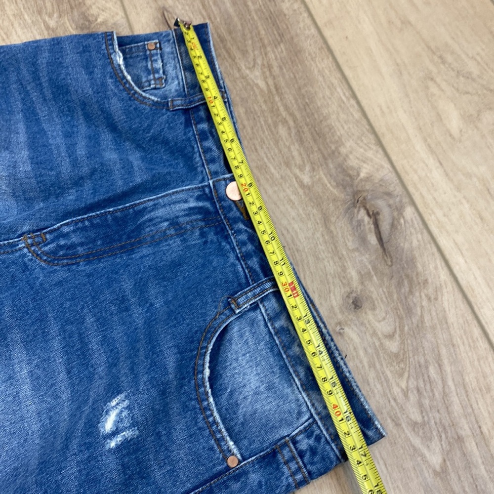 Missguided | Riot | Embroidered High Rise Distressed Mom Jeans - Picture 14 of 16